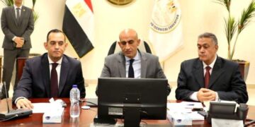 وزير التربية والتعليم يتابع امتحانات الثانوية العامة من خلال غرفة العمليات المركزية بالوزارة