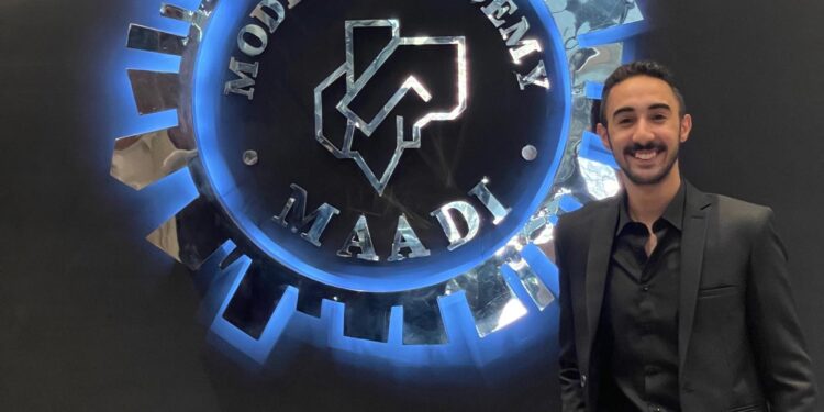 المستشار الأعلامي لصدي الأخبار تهني ابنها بالنجاح