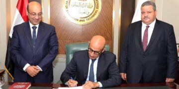 وزير التربية والتعليم يعتمد نتيجة الدبلومات الفنية (الدور الأول) للعام الدراسى ٢٠٢٣ / ٢٠٢٤ بنسبة نجاح  ٧٠،٩%