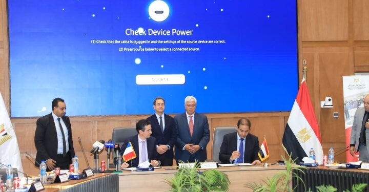 بحضور السفير الفرنسي : وزير التعليم العالى يشهد توقيع أضخم اتفاق إطارى للشراكة الدولية بين الجامعات المصرية والفرنسية