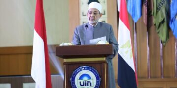 شيخ الأزهر يحاضر شباب وعلماء إندونيسيا حول محورية وحدة الأمة في مواجهة الأزمات