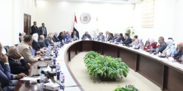 وزير التعليم العالي يعقد اجتماعًا مع عمداء ورؤساء مجالس إدارة المعاهد العليا المُتميزة