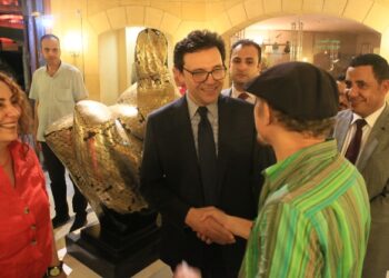 الدكتور احمد هنو وزير الثقافة يقوم بجولة مفاجئة في المواقع الثقافية بساحة دار الأوبرا