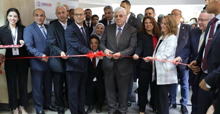 وزير التعليم العالي . نواصل خطة للنهوض بالطالب الجامعى لتدريب وتأهيلة لسوق العمل