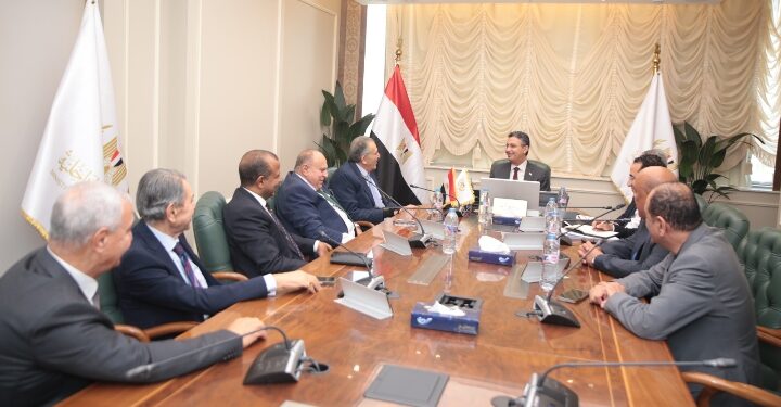 وزير التموين والتجارة الداخلية يستقبل وفداً من الاتحاد العام للغرف التجارية