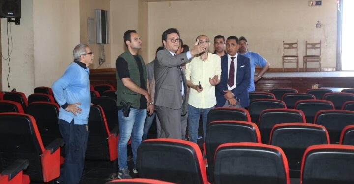 وزير الثقافة فى جولة مفاجئة بالمواقع الثقافية بمحافظة الإسكندرية ويوجة بوضع خطة عمل شاملة لتطوير وتحديث الخدمات الثقافية بالمحافظة