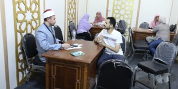 مئات الأسئلة اليومية لركن الفتوى بجناح الأزهر بمعرض الإسكندرية الدولي للكتاب
