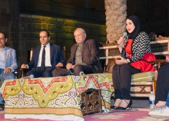 في ندوة بيت العائلة المصرية رؤي الشباب للتنمية في مصر د. ناهد عبد الحميد . الشباب هم خط الدفاع الأول عن هذا الوطن