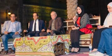 في ندوة بيت العائلة المصرية رؤي الشباب للتنمية في مصر د. ناهد عبد الحميد . الشباب هم خط الدفاع الأول عن هذا الوطن