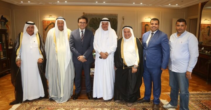 وزير الثقافة يلتقي مشايخ شمال سيناء لبحث تعزيز العمل الثقافي في المحافظة