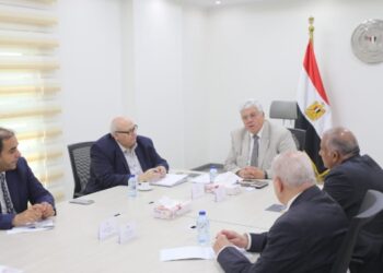 وزير التعليم العالي يعقد اجتماعًا مع رؤساء مؤسسات أفرع الجامعات الأجنبية