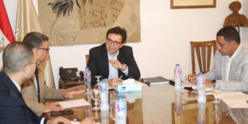 وزير الثقافة يجتمع مع ممثلي جهاز مشروعات الخدمة الوطنية لمتابعة تنفيذ عدد من المشاريع الإنشائية بالوزارة