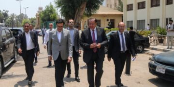وزير الثقافة يتفقد المجلس الأعلى للثقافة ويؤكد أهمية تطوير منظومة العمل والاعتماد على التقنيات الرقمية