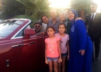 لهذه الأسباب … لن يستغرب العالم رؤيتهم العاهل المغربي يسوق سيارته بنفسه وبدون حراسة