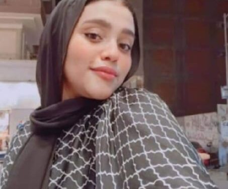 الإعلامية سمر حسني تهنئ الطالبة فرح خالد بمناسبة نجاحها في الثانوية العامة