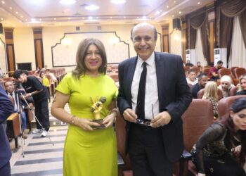 تكريم الإعلامية الرائعة سماح السيد خلال فعاليات مهرجان(أوسكار إيجيبت)السينمائي