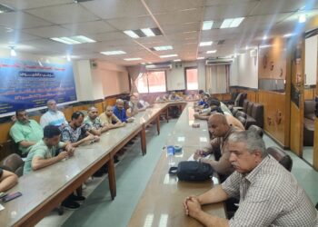 محمد عارف :  النقابة العامة للتجارة تلتقي مع تجار والباعة لبحث آلية مطالبهم  من حريق العتبة