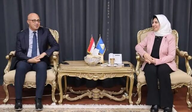 نائب محافظ دمياط  ورئيس هيئة الكتاب ومدير صندوق مكتبات مصر العامة يدشنون مبادرة فتح منافذ بيع دائمة للكتاب