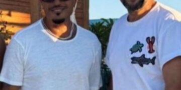 حضور النجم عماد زياده مع النجم عمرو دياب ورجل الأعمال محمد زكي واللاعب محمد زيدان والكابتن حسام غالي احدي الحفلات الكبري بالساحل الشمالي