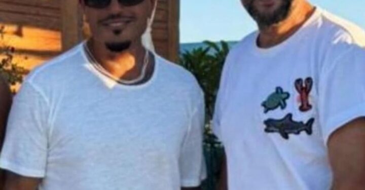 حضور النجم عماد زياده مع النجم عمرو دياب ورجل الأعمال محمد زكي واللاعب محمد زيدان والكابتن حسام غالي احدي الحفلات الكبري بالساحل الشمالي