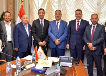 وزير التموين  يلتقي برئيس اتحاد المستثمرين لبحث فرص التعاون المشترك، وجذب مزيد من الإستثمارات وسبل تشجيع مشاركة القطاع الخاص