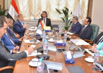 وزير التموين والتجارة الداخلية يلتقي برئيس اتحاد المستثمرين