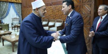شيخ الأزهر يستقبل وفد اتحاد الكشافة المسلم ويوصيهم بالتعريف لما يتعرض له الشعب الفلسطيني من عدوان ومجازر