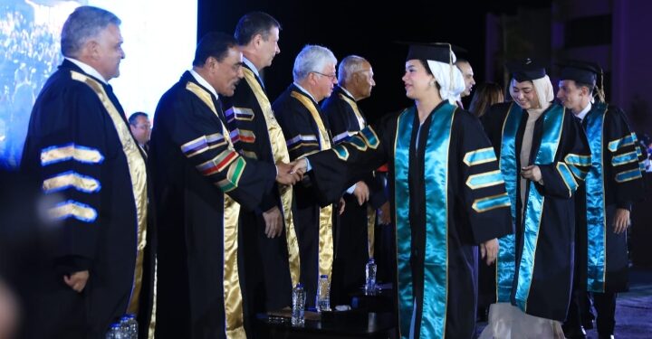 رئيس جامعة كفر الشيخ يشهد تخريج الدفعة الأولى من الأكاديمية العربية للعلوم والتكنولوجيا بالعلمين