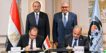 رئيس الهيئة العربية للتصنيع ووزير قطاع الأعمال العام   يشهدان توقيع بروتوكولي تعاون لدعم وتعميق التصنيع المحلي