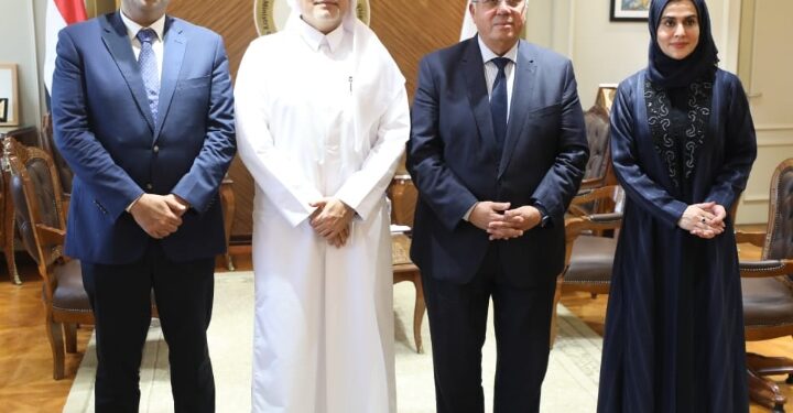 وزير التعليم العالي يبحث مع السفير القطري سبل التعاون المشترك بين البلدين
