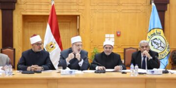 مجلس جامعة الأزهر يهنئ مفتي الجمهورية ويشيد بتصنيف الجامعة ضمن أفضل 1000 جامعة على مستوى العالم وفقًا لتصنيف شنغهاي