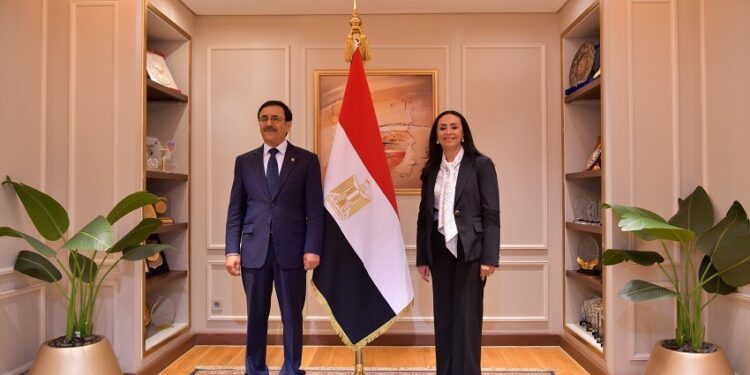 المدير العام للمنظمة العربية للتنمية الإدارية، في زيارة لوزارة التضامن الاجتماعي بالعاصمة الإدارية الجديدة