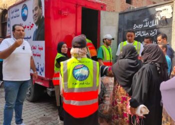 دعمًا لأهالي كفر الجبل.. «مستقبل وطن» يواصل مبادرة علبة حلاوة المولد بجنيه بالهرم