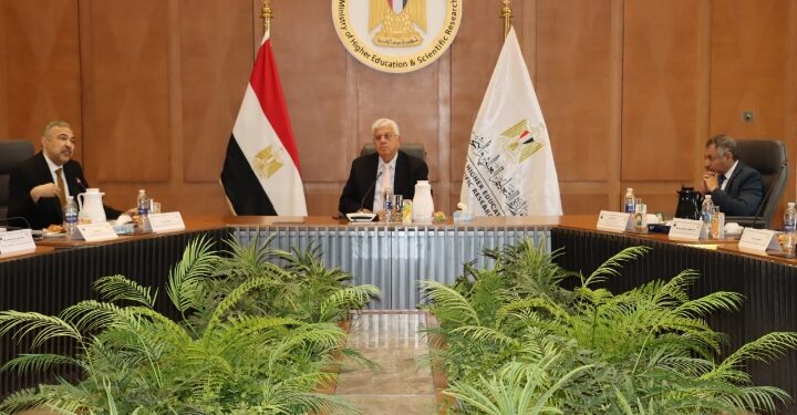 وزير التعليم العالي يرأس اجتماع مجلس المراكز والمعاهد والهيئات البحثية
