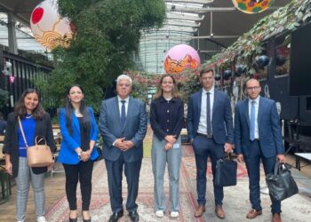 وزير التعليم العالي يزور أكبر مركز عالمي للشركات الناشئة بفرنسا (Station F)