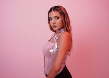 ربى زعرورة تغني باللهجة الجزائرية