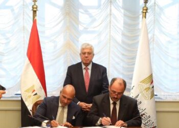 وزير التعليم العالي يشهد توقيع مذكرة تفاهم بين المجلس الأعلى للمستشفيات الجامعية وشركة أسترازينيكا مصر للصناعات الدوائية