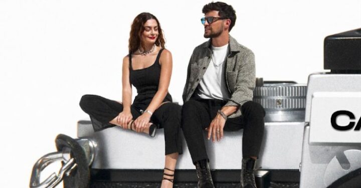 نجمة “مدرسة الروابي للبنات” تقتحم مجال الغناء بكليب “كاميرا” مع رجا عتقي