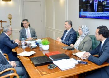 وزير التموين يلتقي رئيس المنطقة الاقتصادية لقناة السويس لبحث سُبل التعاون المشترك