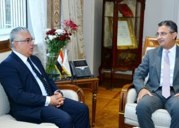وزير التموين يلتقي رئيس المنطقة الاقتصادية لقناة السويس لبحث سُبل التعاون المشترك