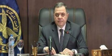 الدكتور سعيد دراز رجل الأعمال يشاطر اللواء محمود توفيق وزير الداخلية في وفاة والدته