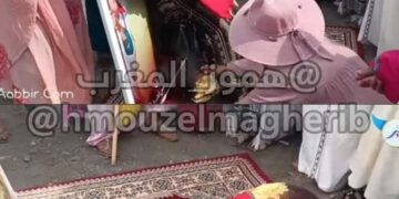 فيديو لمغربيات يركعن ويسجدن لصورة يثير استياء المغاربة وهذه بعض ردود الفعل