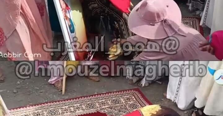 فيديو لمغربيات يركعن ويسجدن لصورة يثير استياء المغاربة وهذه بعض ردود الفعل