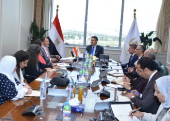 وزير التموين والتجارة الداخلية يجتمع مع وفد من البنك الدولي لمناقشة أليات التعاون المشتركة