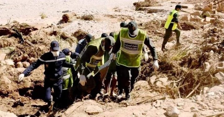 مع أن الأمطار في بدايتها ، السيول الأخيرة فضحت الفساد والمفسدين وغباء بعض المسؤولين