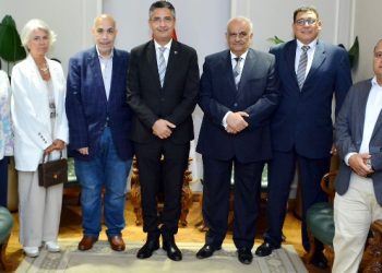 وزير التموين والتجارة الداخلية يستقبل وفد مجلس أمناء مدينة الشروق