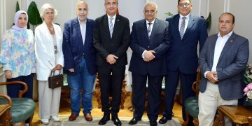 وزير التموين والتجارة الداخلية يستقبل وفد مجلس أمناء مدينة الشروق