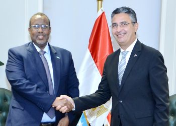 وزير التموين يلتقي سفير جمهورية الصومال الفيدرالية
