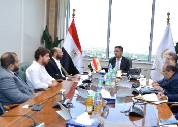 وزير التموين يعقد اجتماعاً مع شركة مكسب لتجارة التجزئة في إطار التعاون مع القطاع الخاص