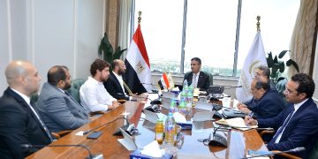 وزير التموين يعقد اجتماعاً مع شركة مكسب لتجارة التجزئة في إطار التعاون مع القطاع الخاص